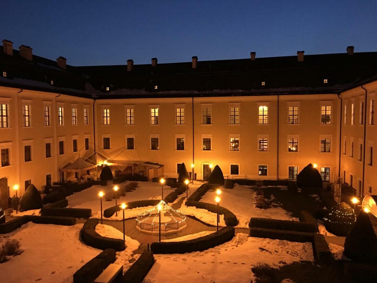 Wohnung Schloss Мондзее Екстериор снимка